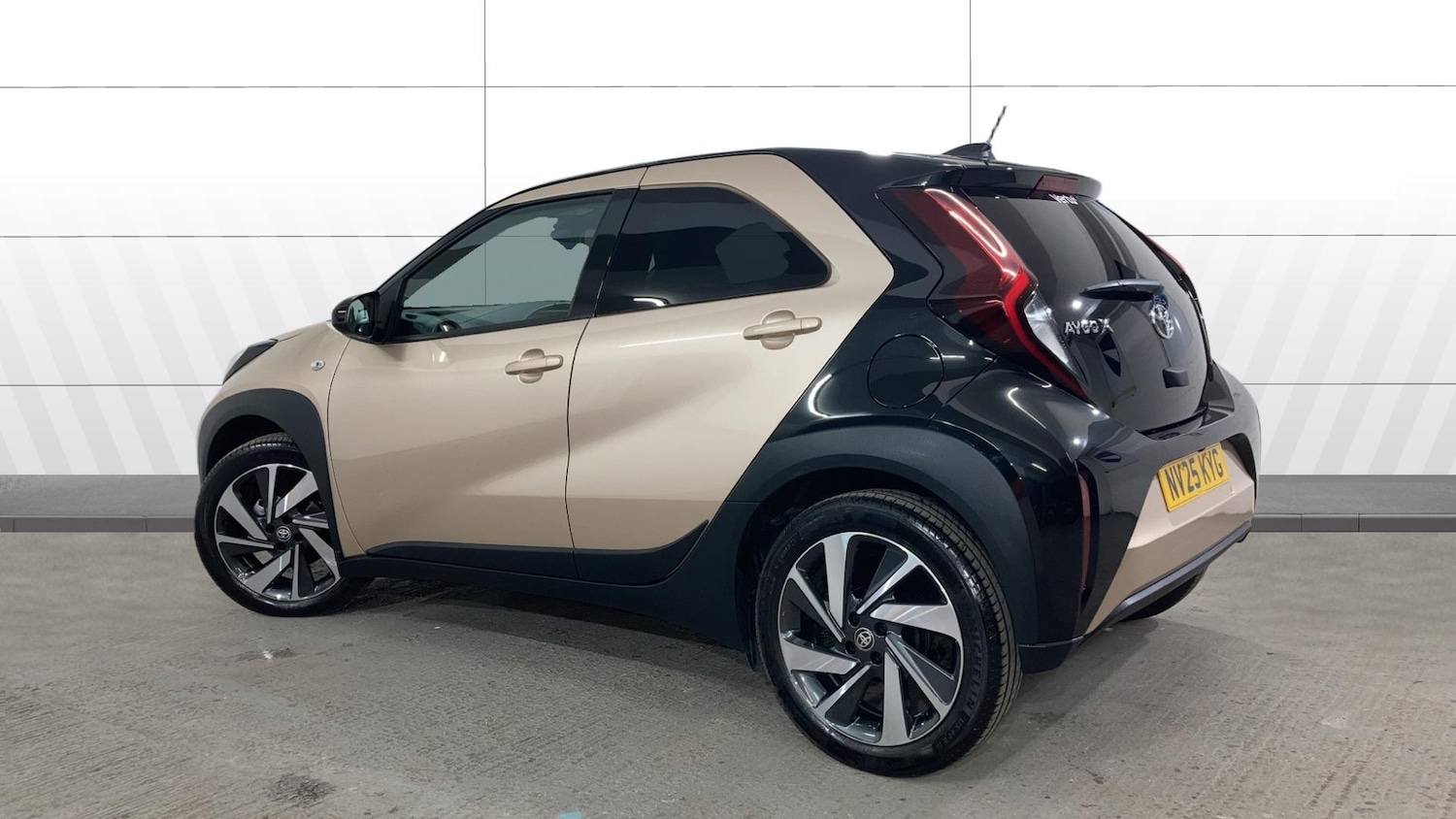 Used Toyota Aygo X 2025 for sale - 77225661: Photo 2