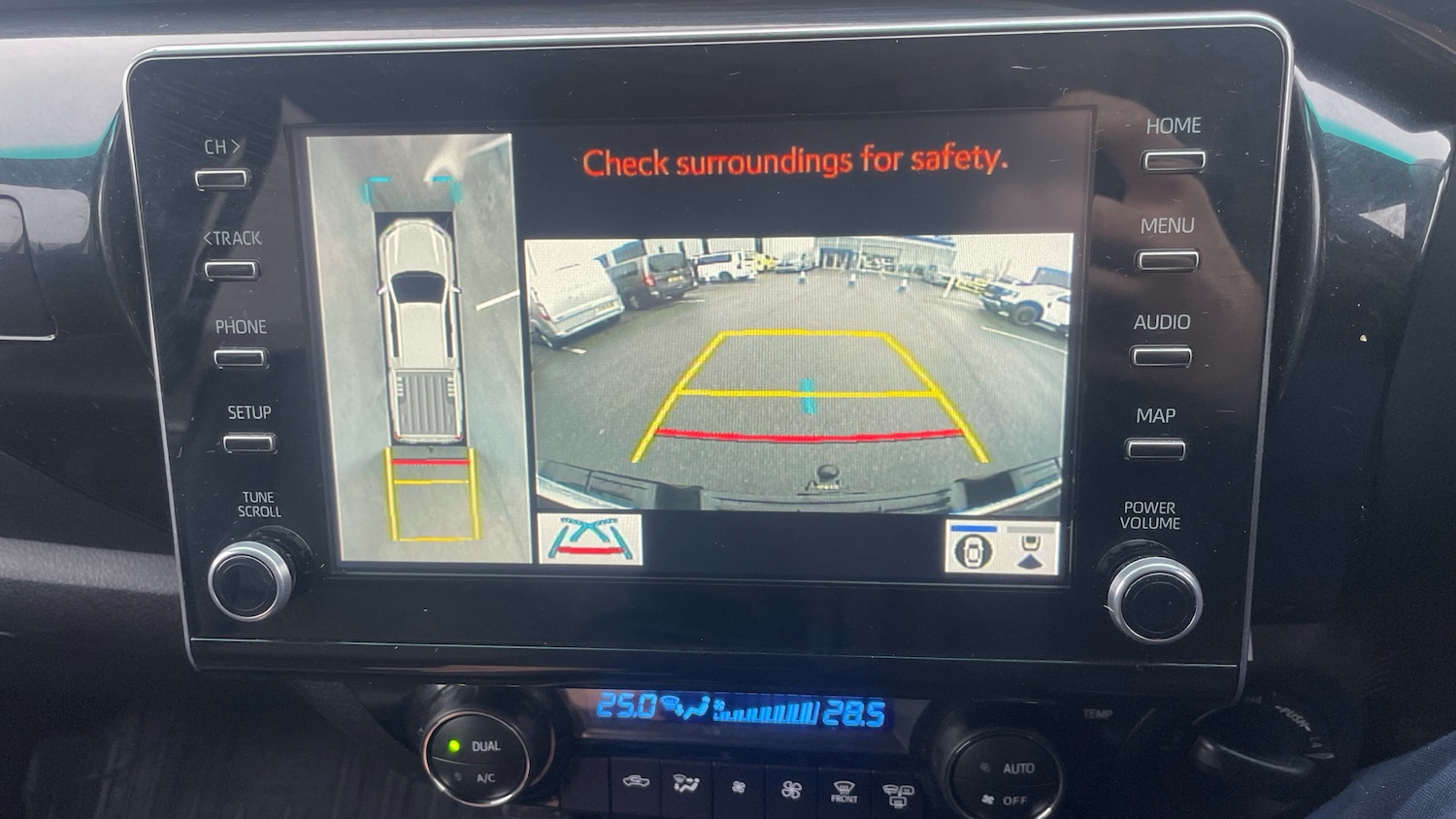 Used Toyota Hilux 2022 for sale - 77945306: Photo 11