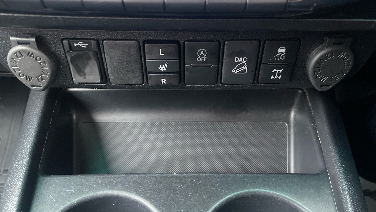 Used Toyota Hilux 2022 for sale - 77945306: Photo 31