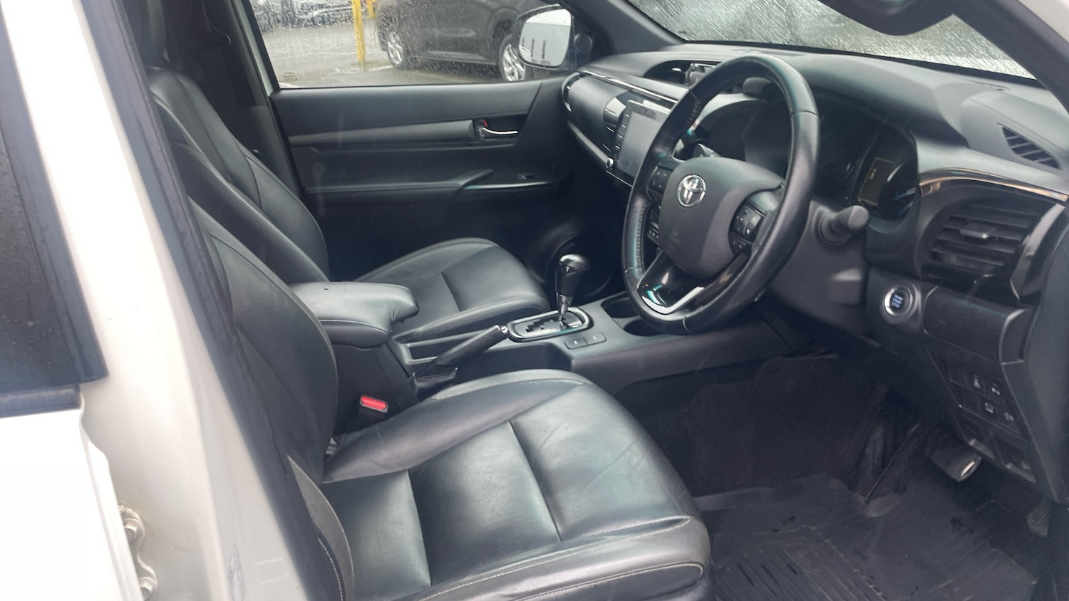 Used Toyota Hilux 2022 for sale - 77945306: Photo 4