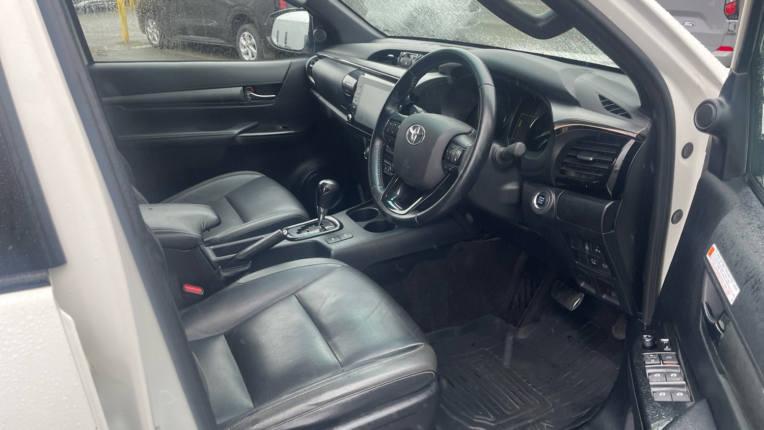 Used Toyota Hilux 2022 for sale - 77945306: Photo 5