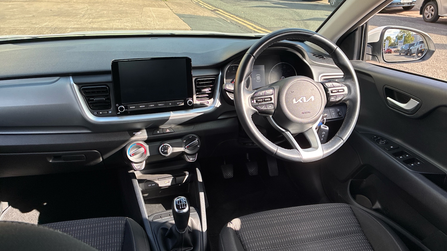 Used Kia Stonic 2022 for sale - 76766841: Photo 10