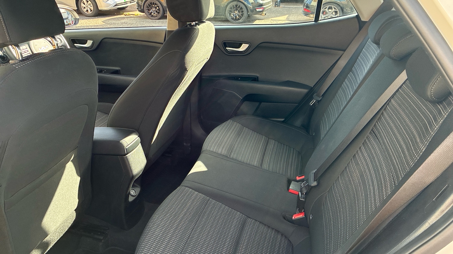 Used Kia Stonic 2022 for sale - 76766841: Photo 16