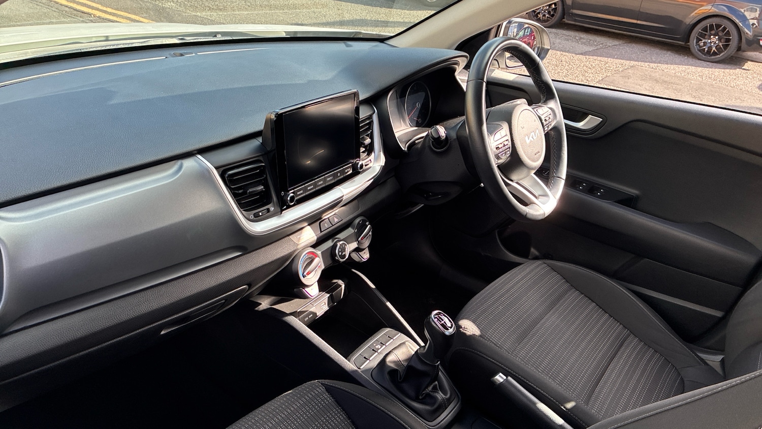 Used Kia Stonic 2022 for sale - 76766841: Photo 9