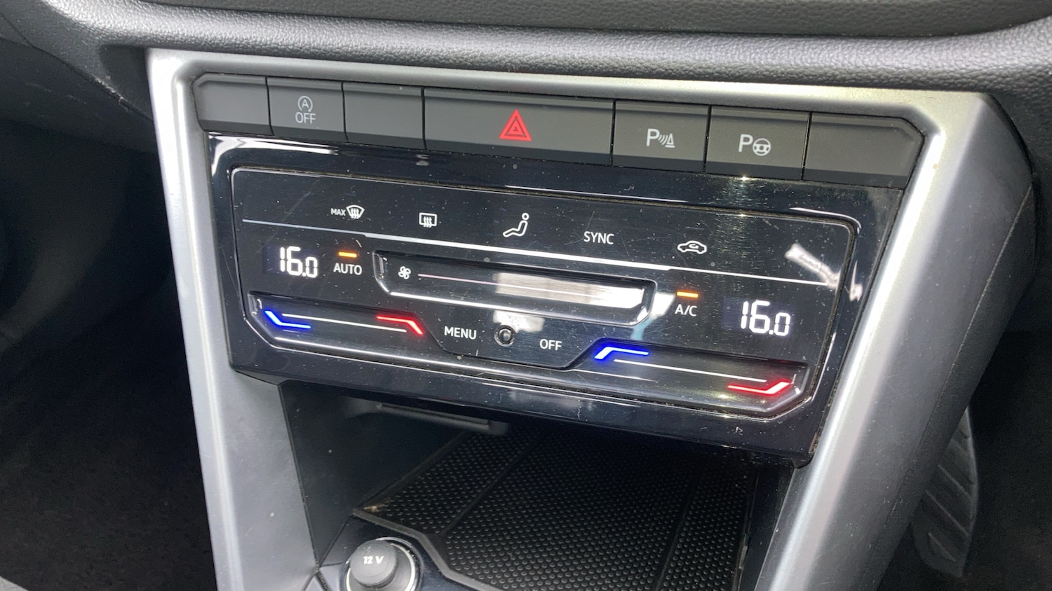 Used Volkswagen T-Roc 2023 for sale - 78105463: Photo 13