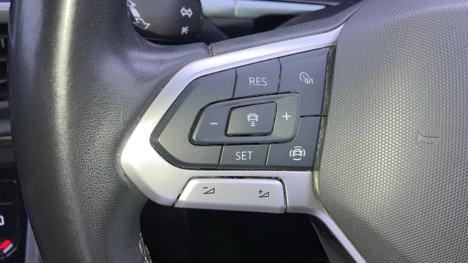 Used Volkswagen T-Roc 2023 for sale - 78105463: Photo 16