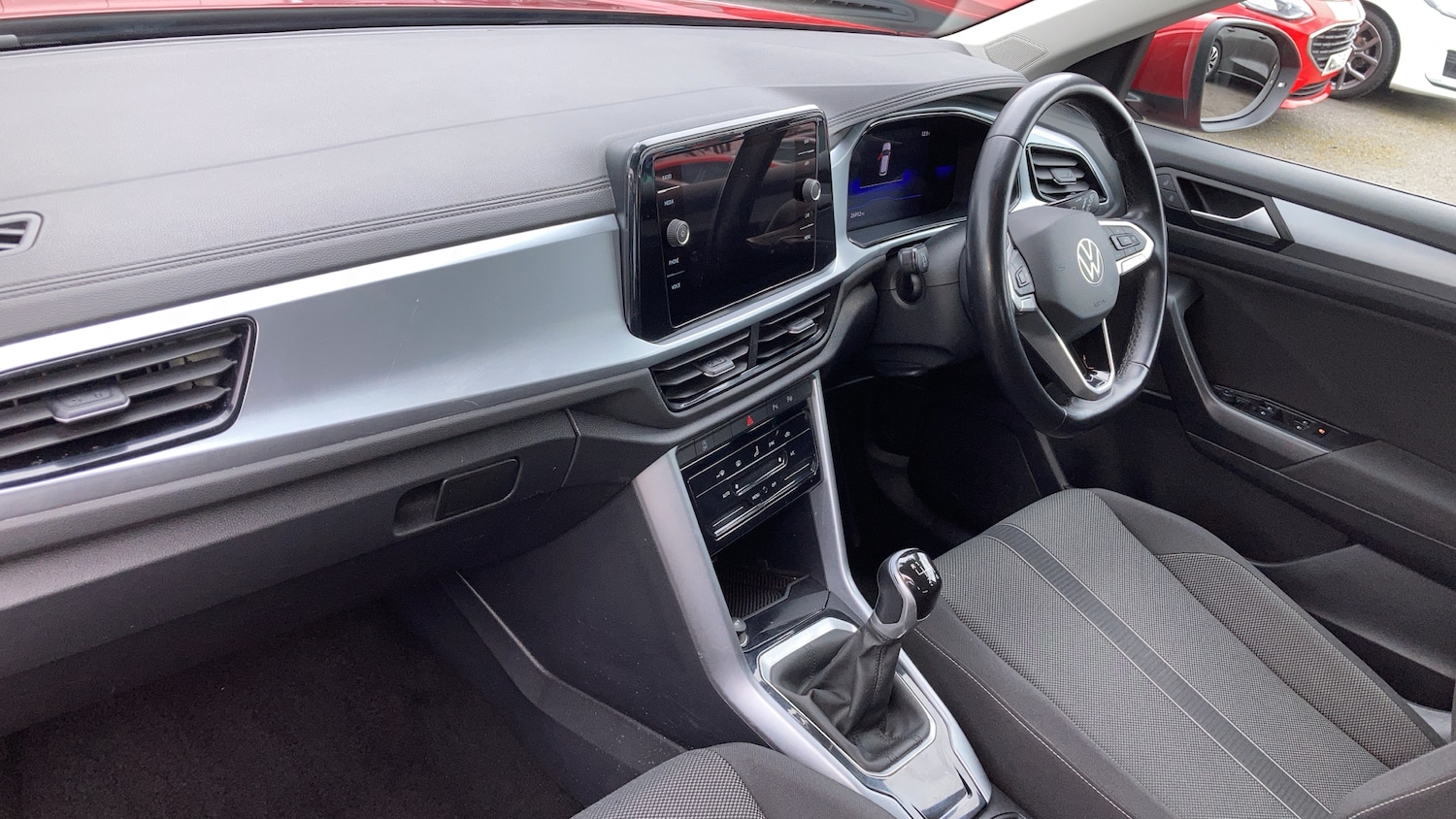 Used Volkswagen T-Roc 2023 for sale - 78105463: Photo 6