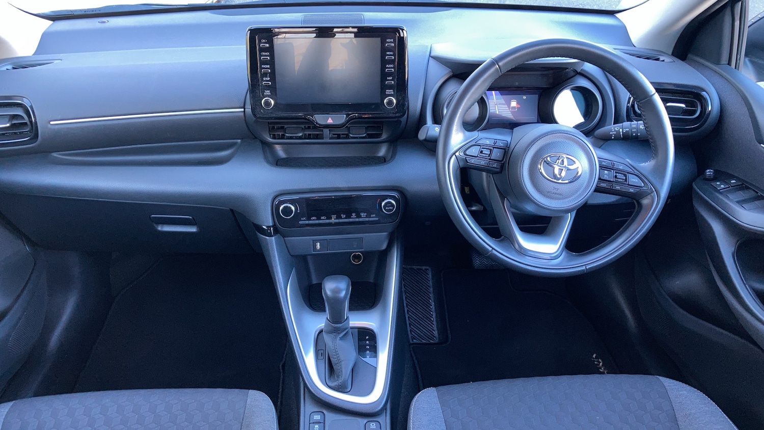 Used Toyota Yaris 2022 for sale - 76652219: Photo 11