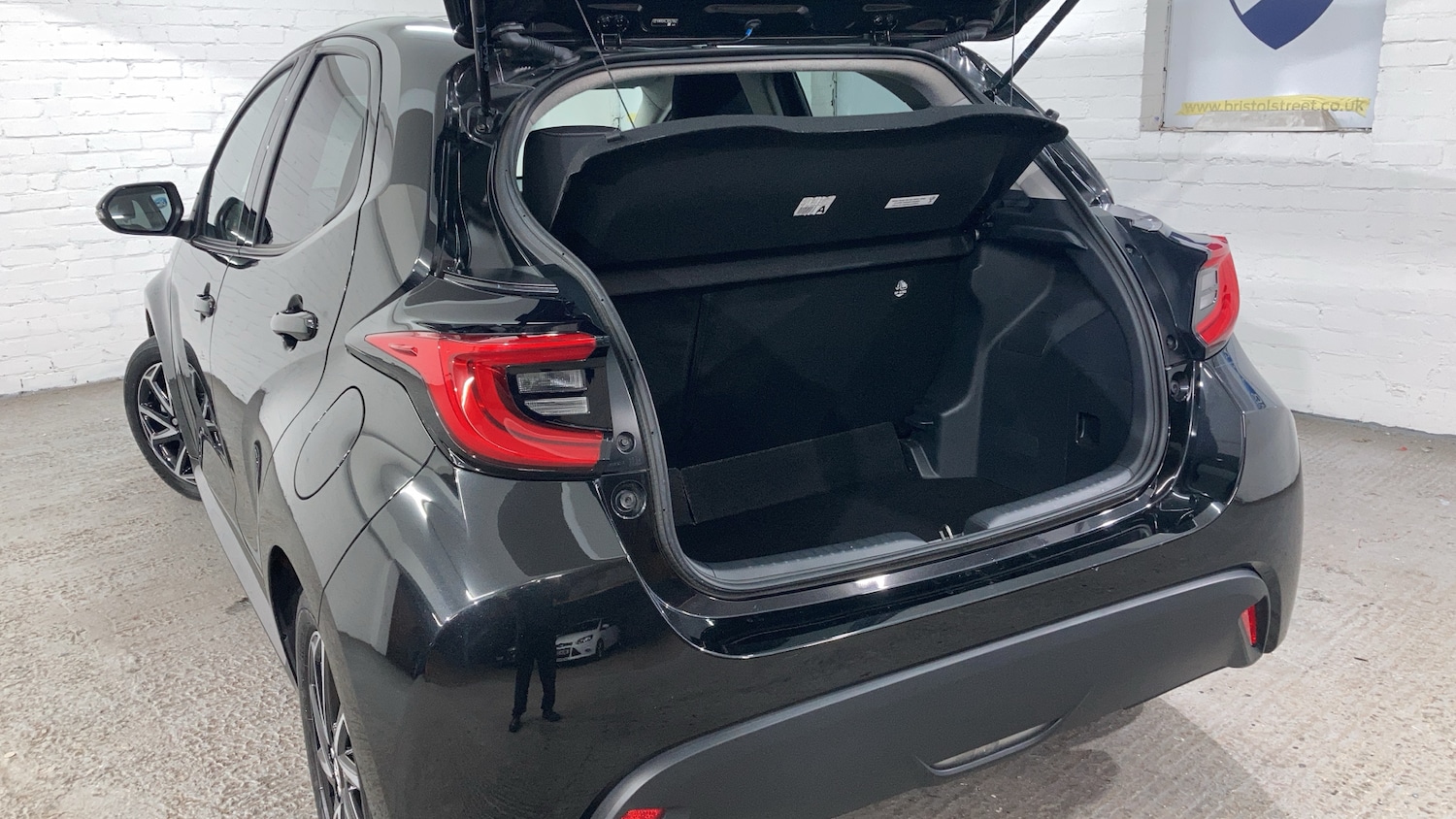 Used Toyota Yaris 2022 for sale - 76652219: Photo 23