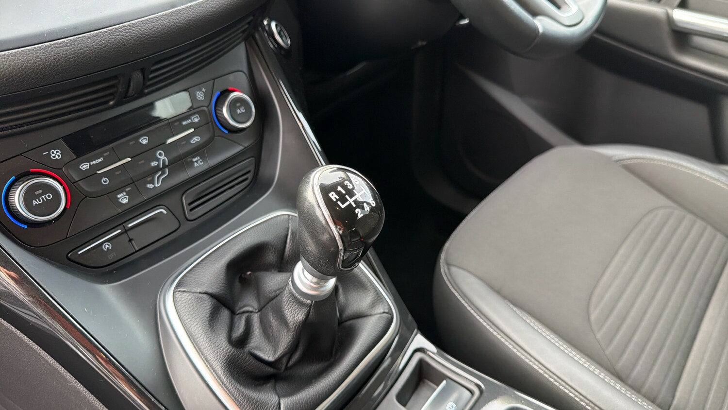 Used Ford Kuga 2018 for sale - 77963069: Photo 11