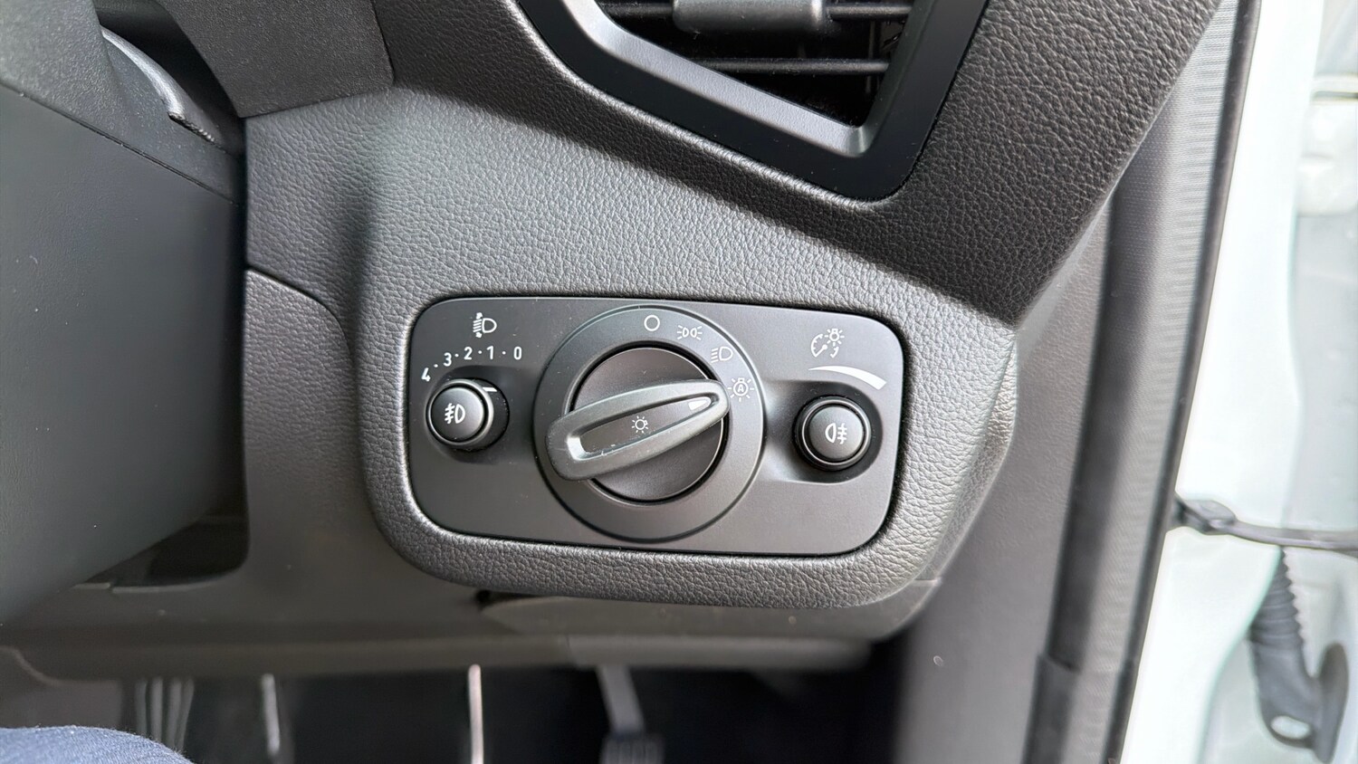 Used Ford Kuga 2018 for sale - 77963069: Photo 18