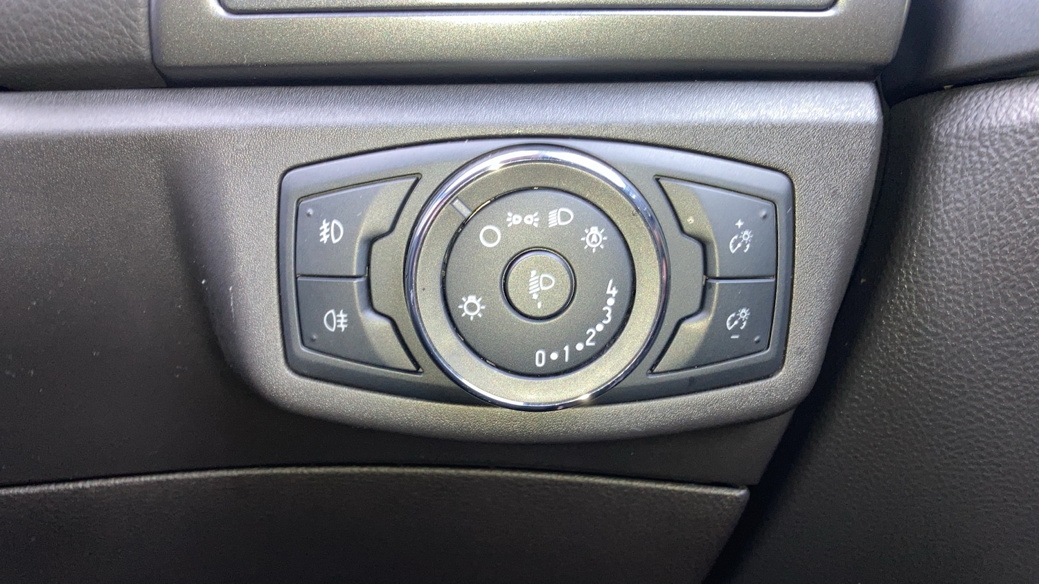 Used Ford Mondeo 2015 for sale - 77260741: Photo 31