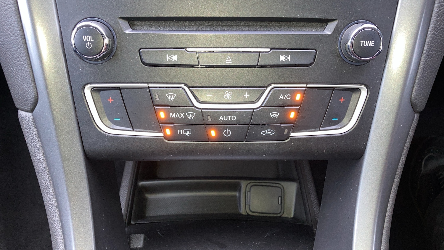 Used Ford Mondeo 2015 for sale - 77260741: Photo 35