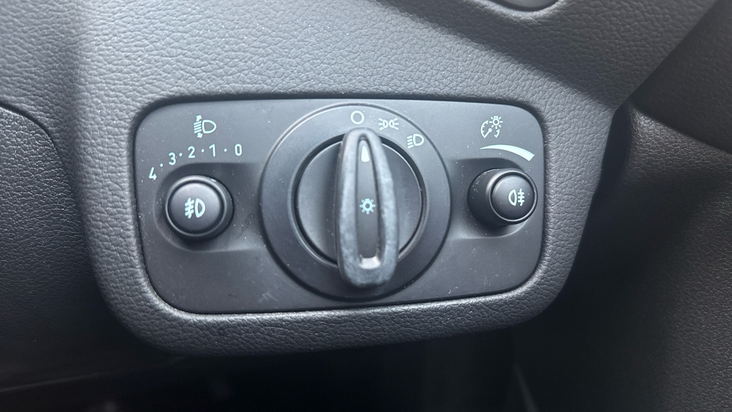 Used Ford Grand C-Max 2017 for sale - 77898749: Photo 37