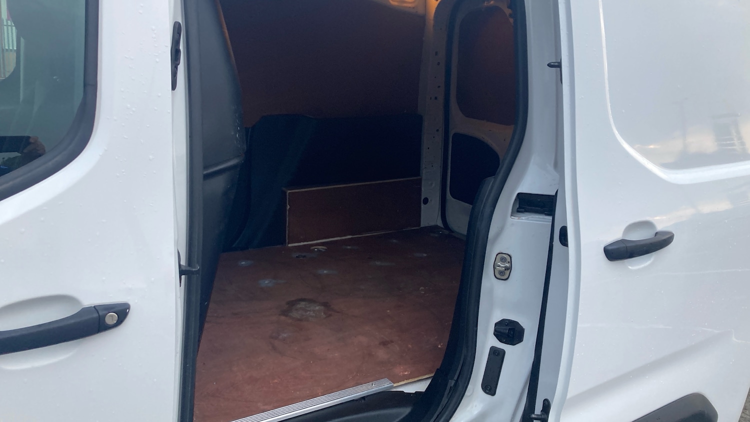 Used Peugeot Partner 2020 for sale - 76526036: Photo 15