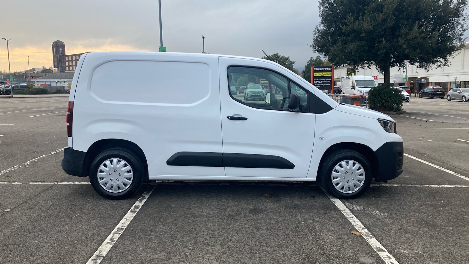 Used Peugeot Partner 2020 for sale - 76526036: Photo 20