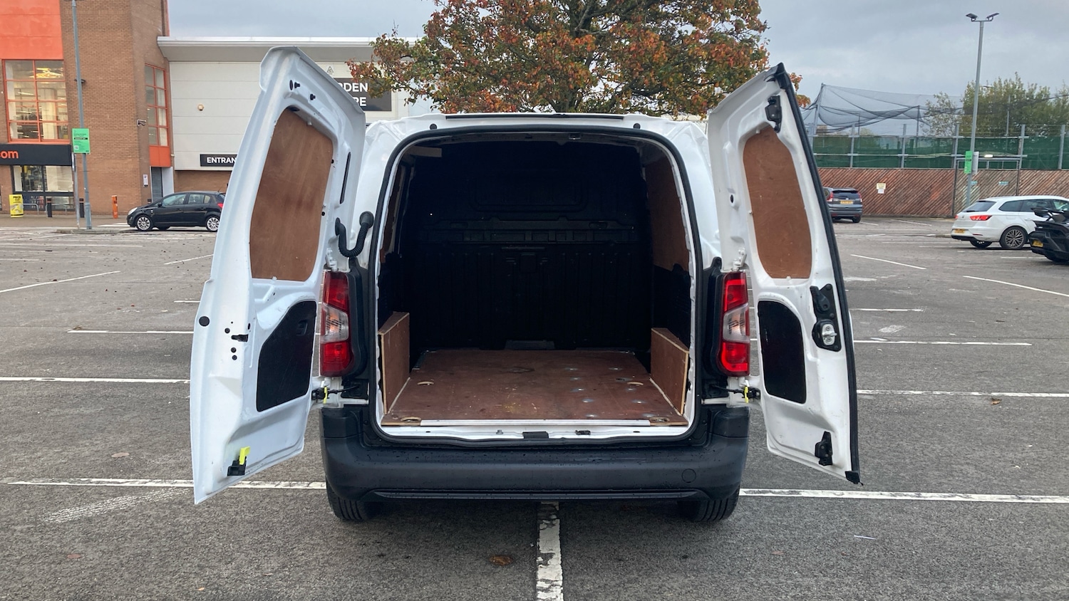 Used Peugeot Partner 2020 for sale - 76526036: Photo 23