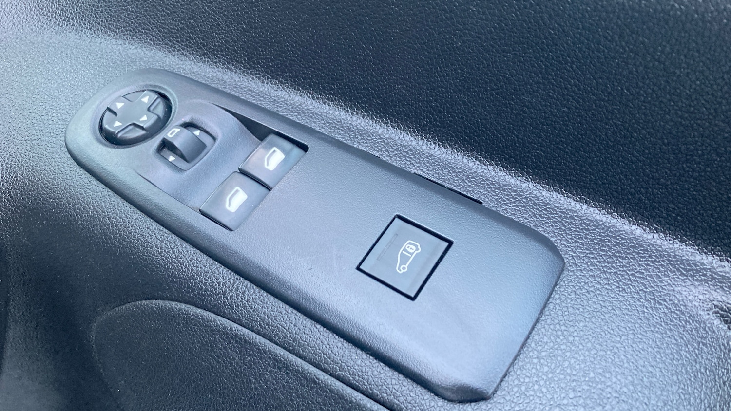 Used Peugeot Partner 2020 for sale - 76526036: Photo 27