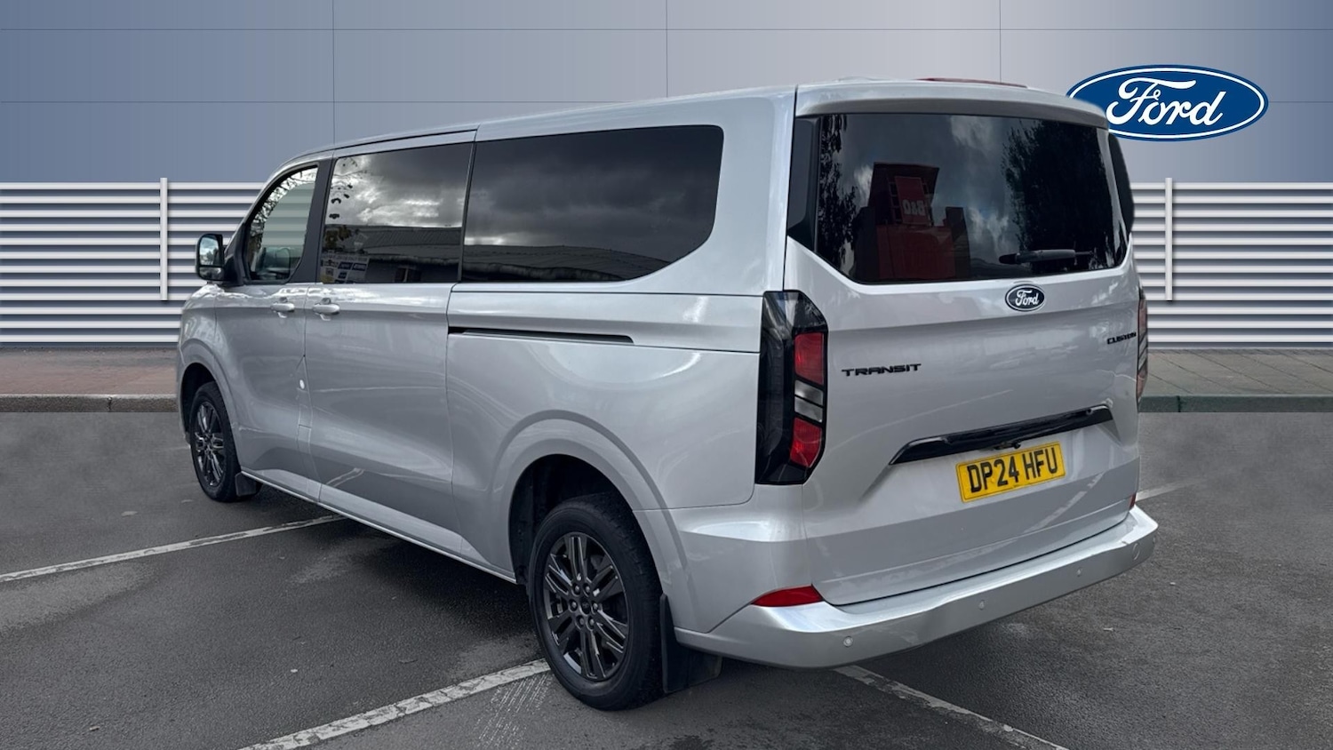 Used Ford Tourneo Custom 2024 for sale - 76402318: Photo 2