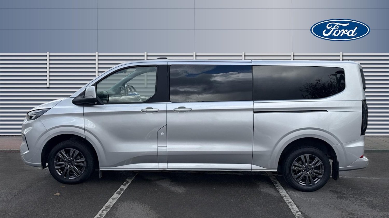 Used Ford Tourneo Custom 2024 for sale - 76402318: Photo 3