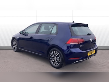 Used Volkswagen Golf 2019 for sale - 76272356: Photo