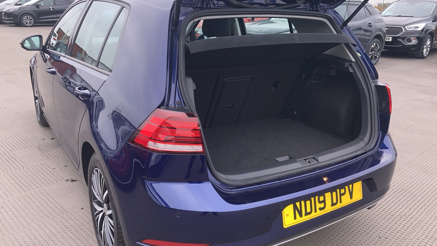 Used Volkswagen Golf 2019 for sale - 76272356: Photo 39