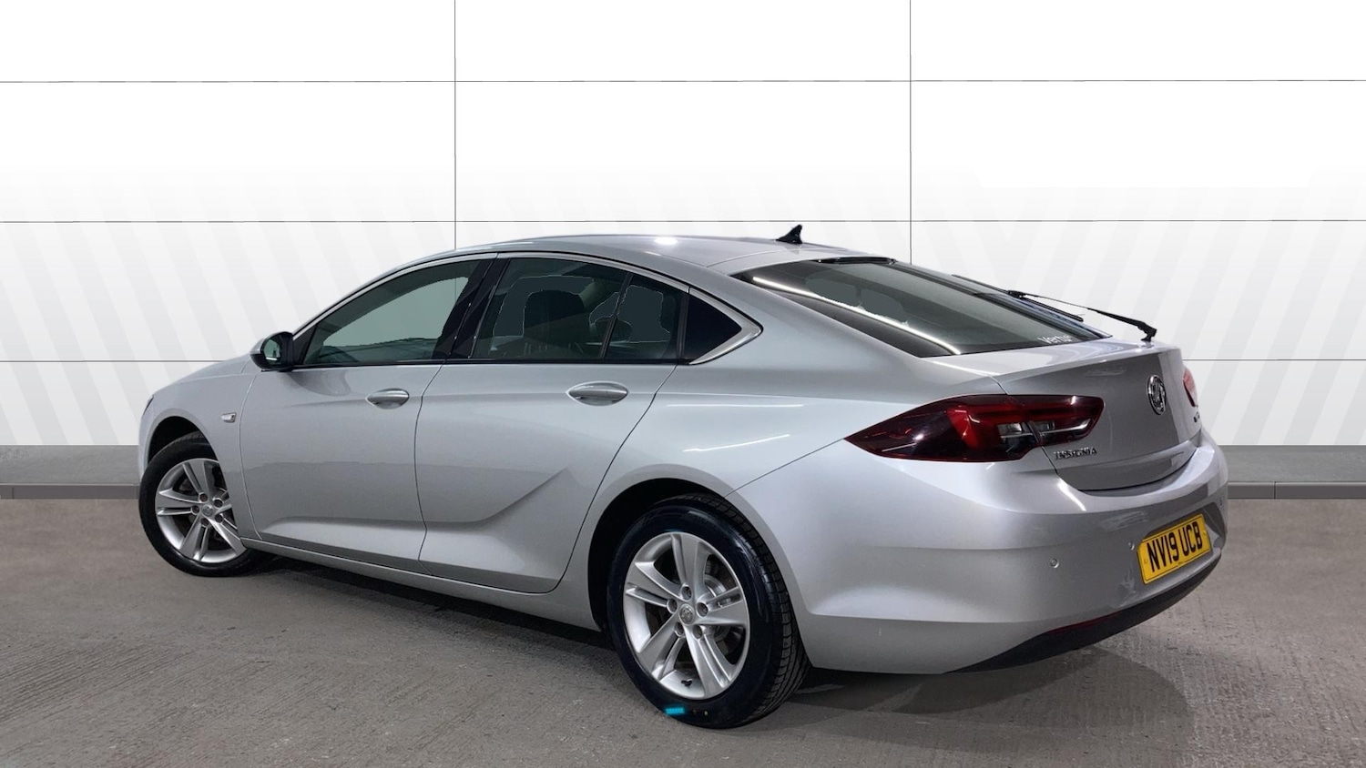 Used Vauxhall Insignia 2019 for sale - 77651048: Photo 2