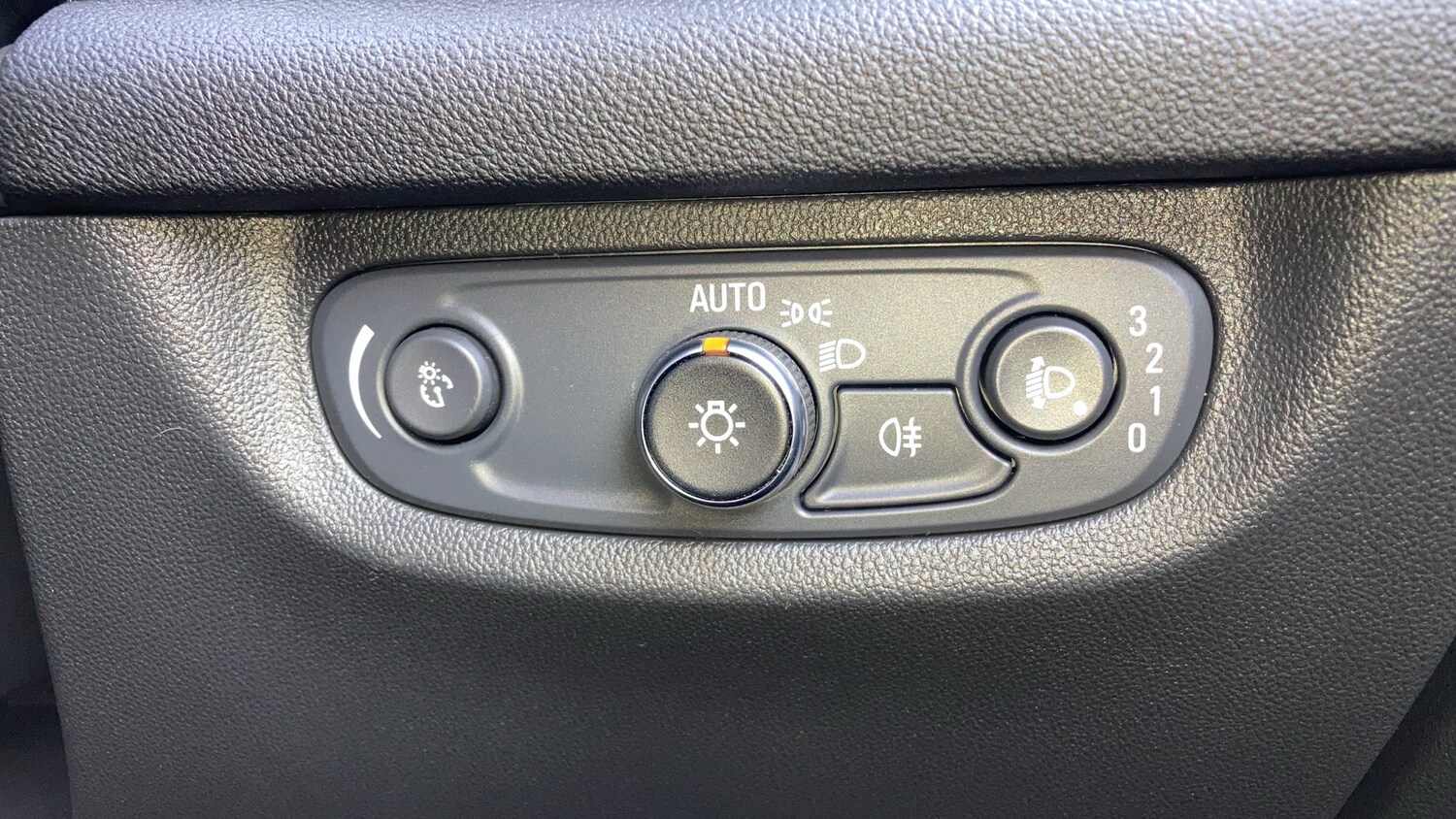 Used Vauxhall Insignia 2019 for sale - 77651048: Photo 21