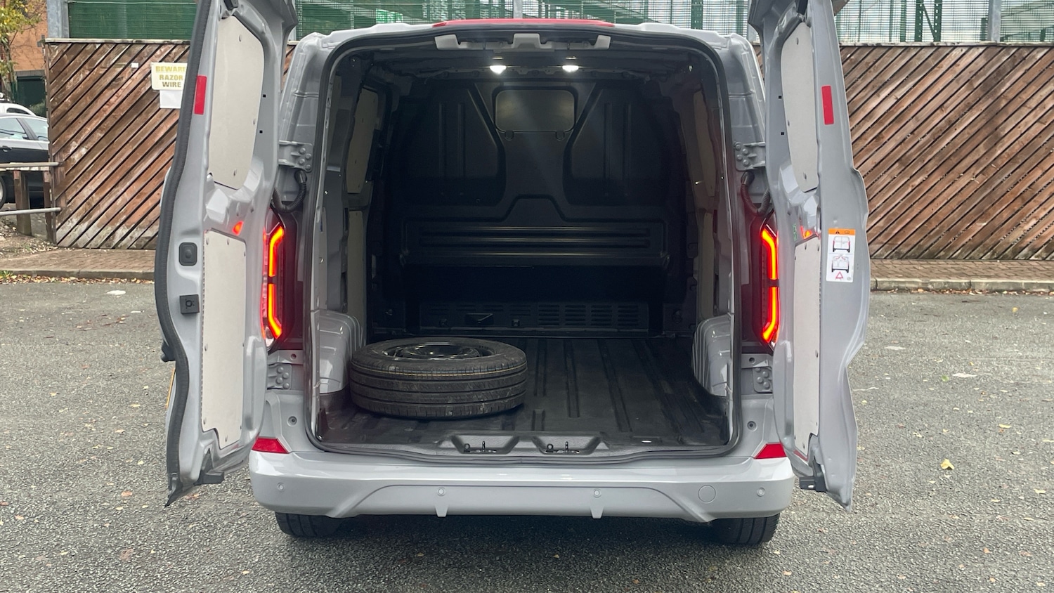 Used Ford Transit Custom 2025 for sale - 76859683: Photo 3