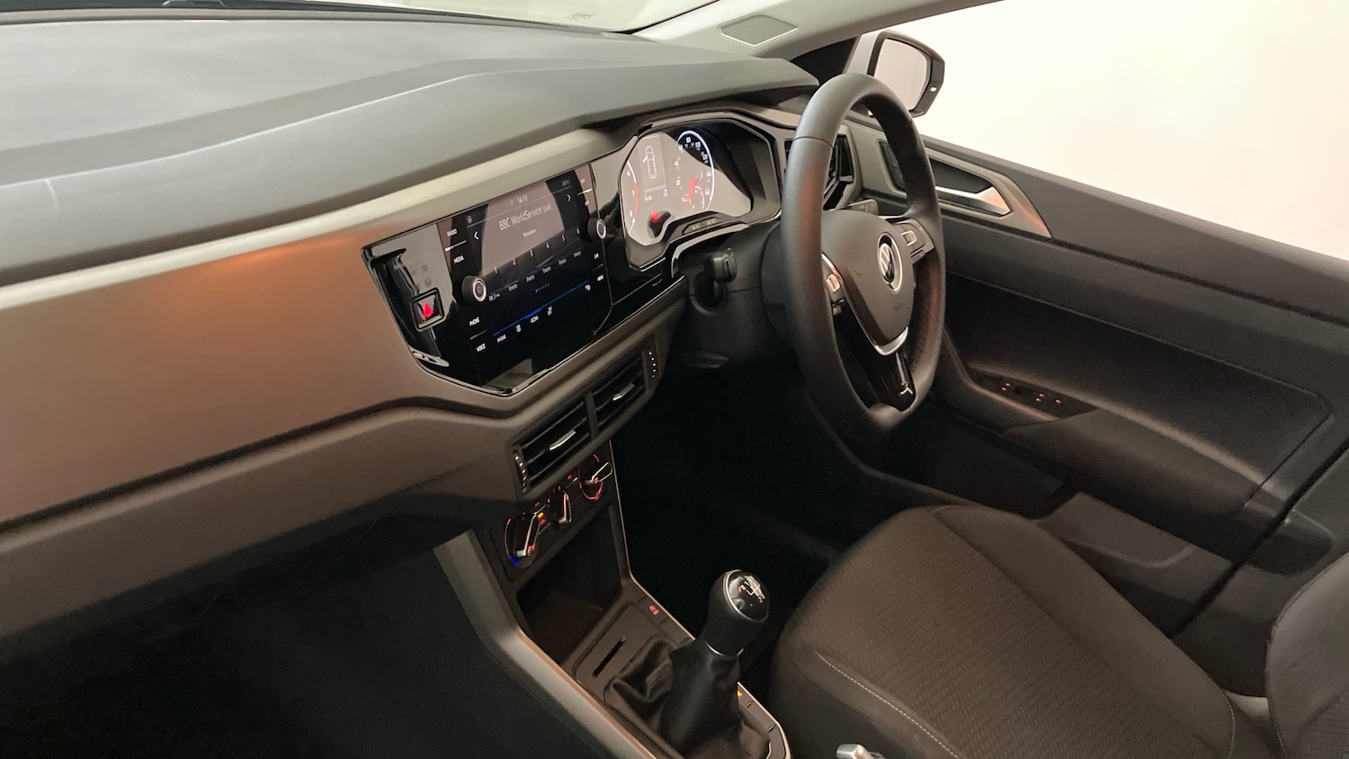 Used Volkswagen Polo 2021 for sale - 76480182: Photo 2