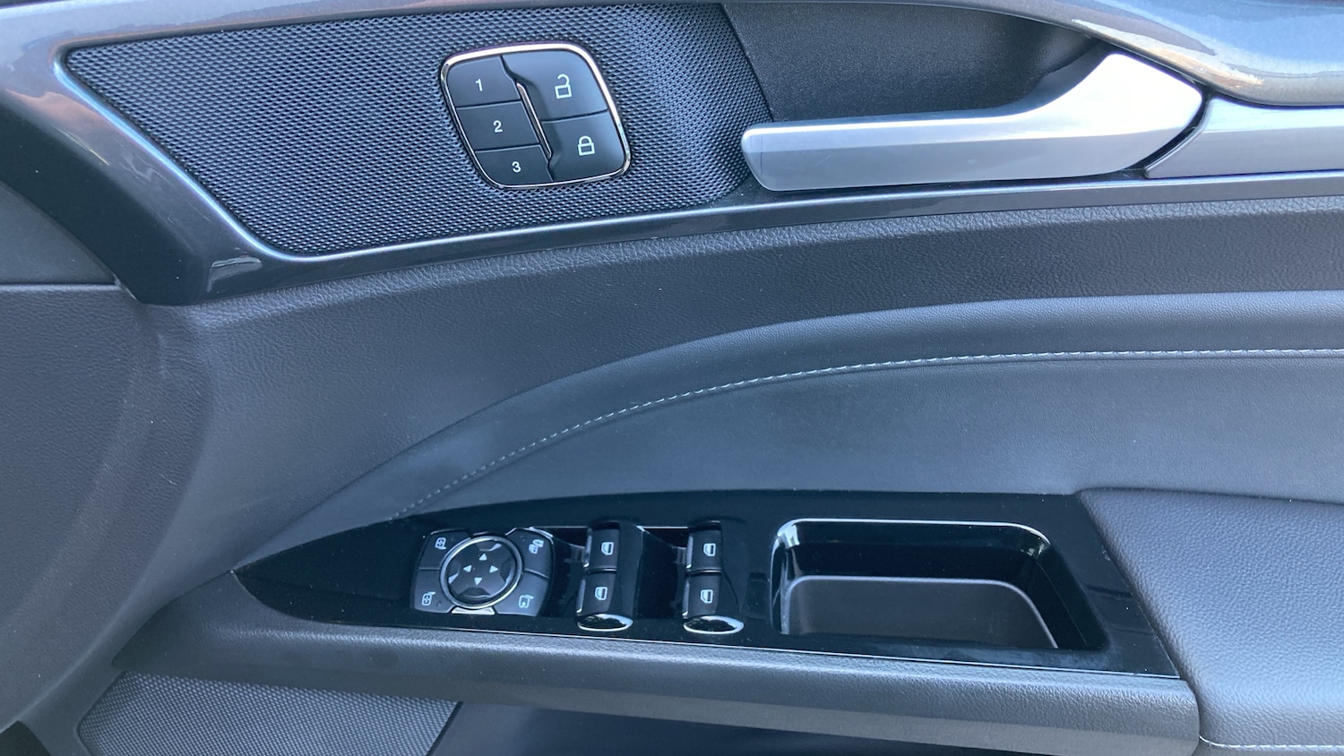 Used Ford Mondeo 2019 for sale - 78040181: Photo 24