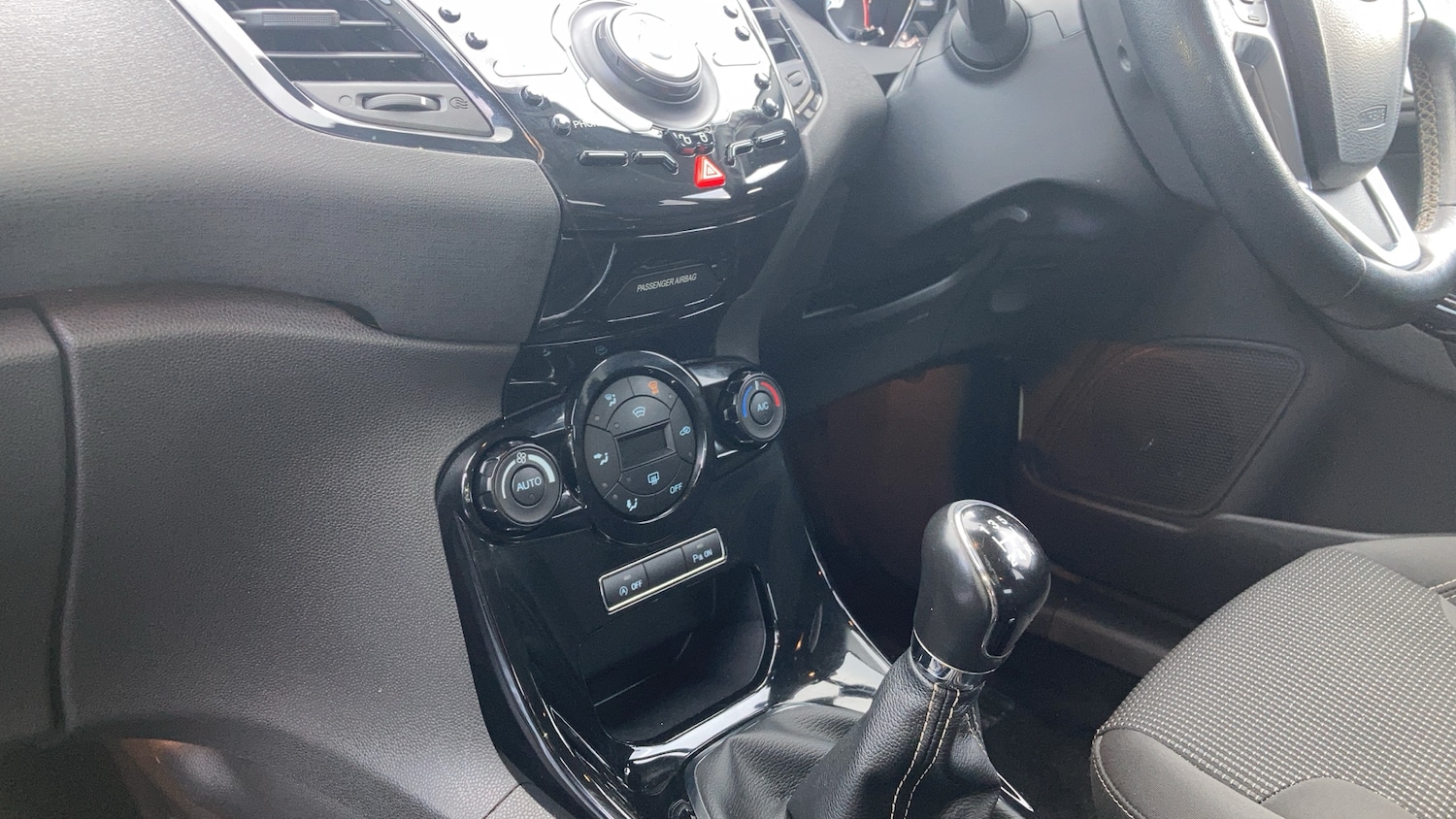 Used Ford Fiesta 2017 for sale - 76693192: Photo 13