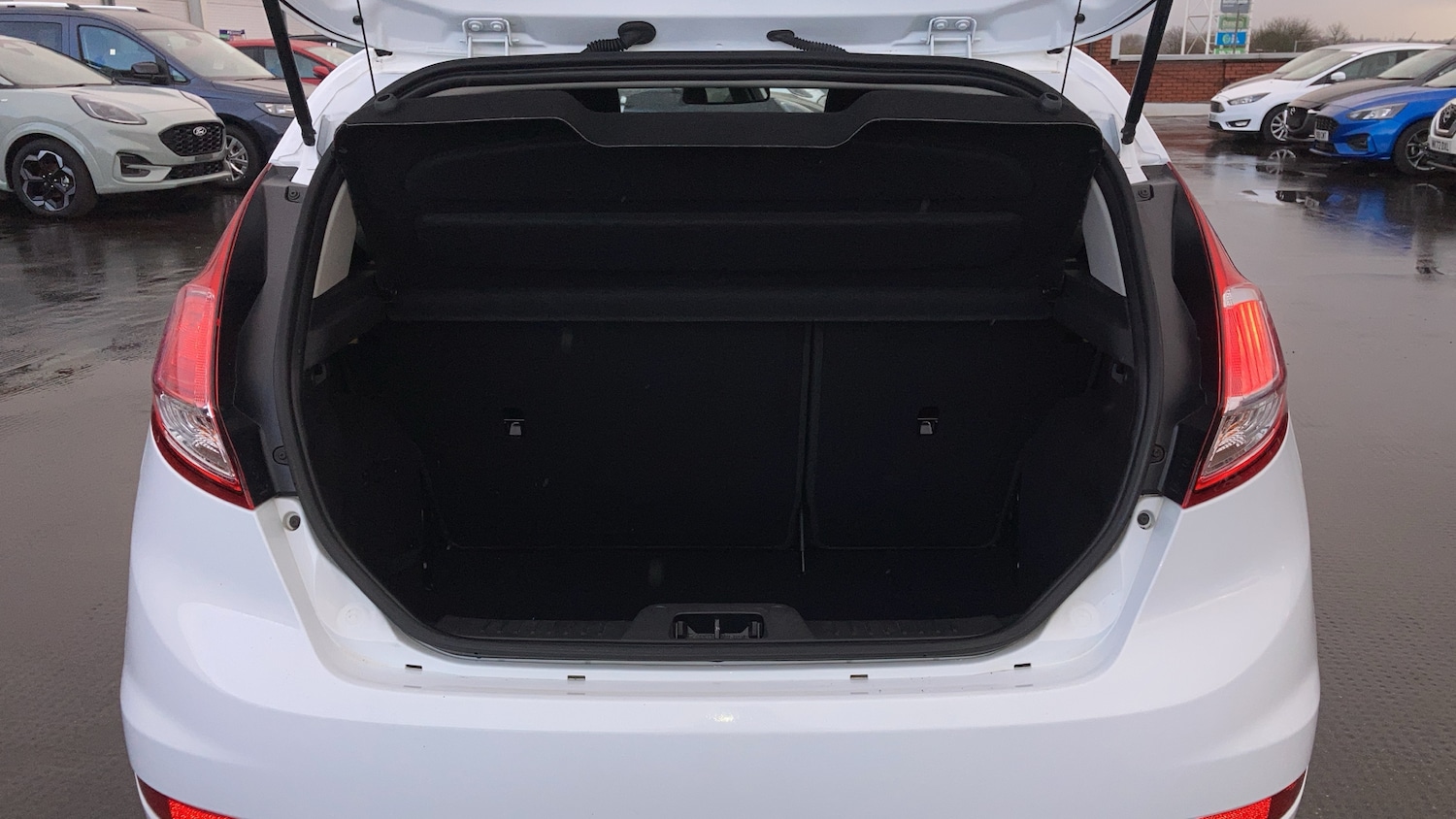 Used Ford Fiesta 2017 for sale - 76693192: Photo 4