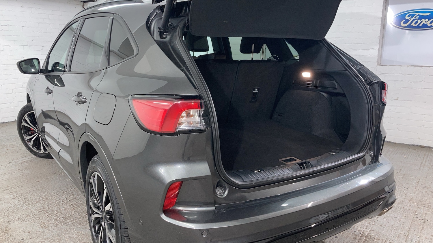 Used Ford Kuga 2023 for sale - 76738668: Photo 42