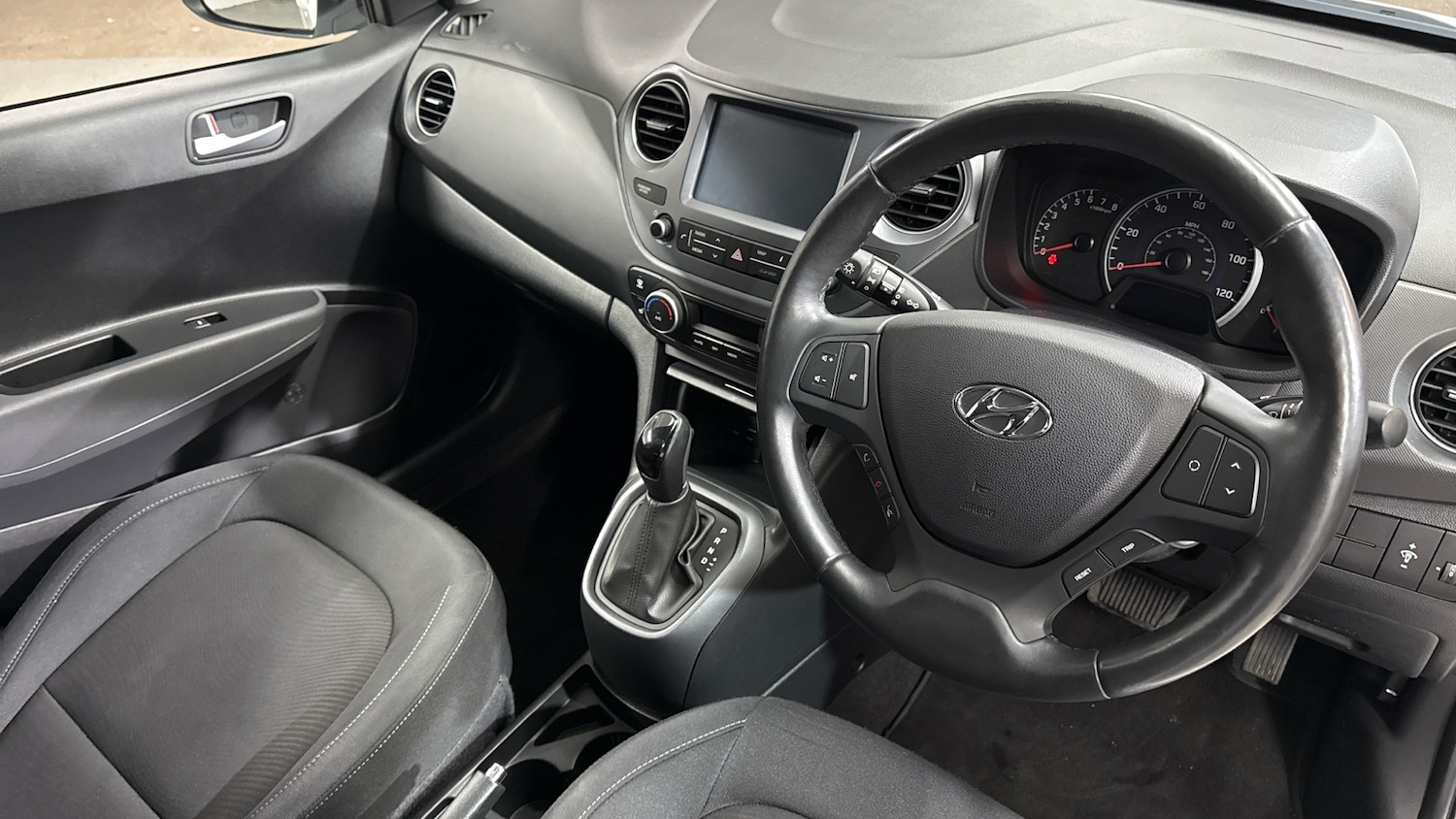 Used Hyundai i10 2018 for sale - 78038524: Photo 17