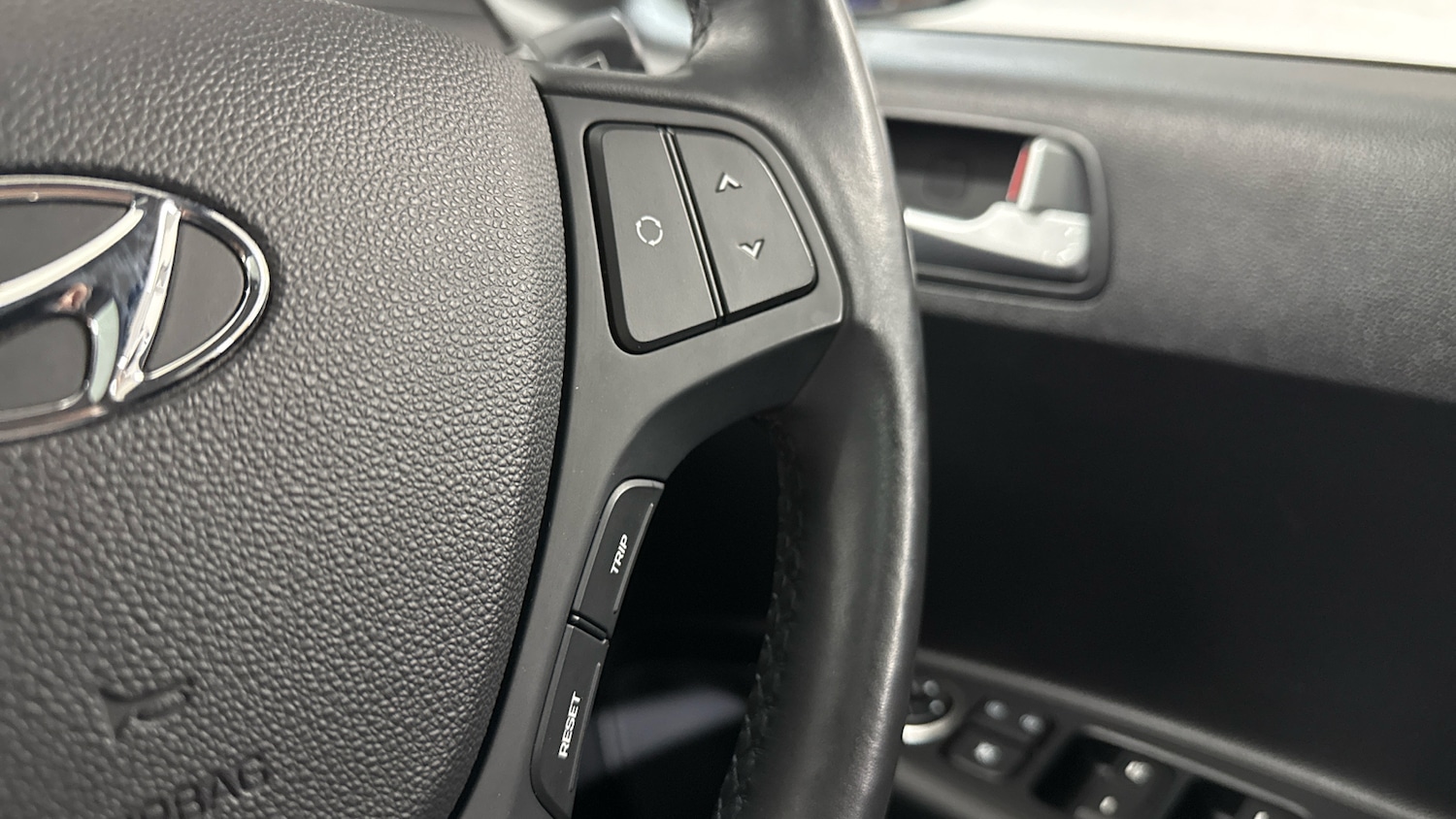 Used Hyundai i10 2018 for sale - 78038524: Photo 39