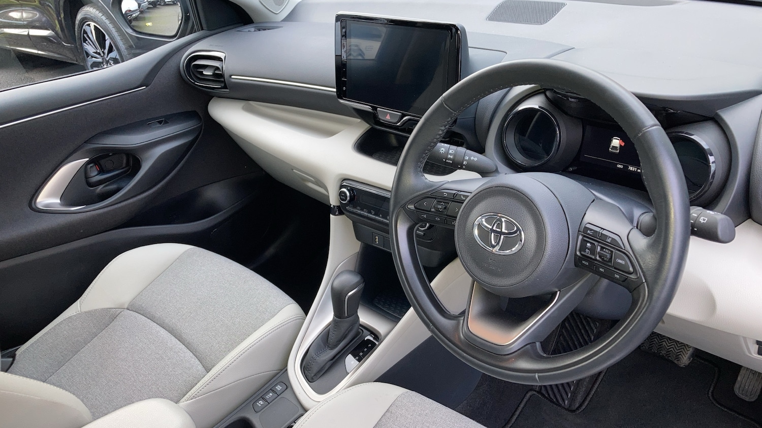 Used Toyota Yaris 2022 for sale - 77282921: Photo 13