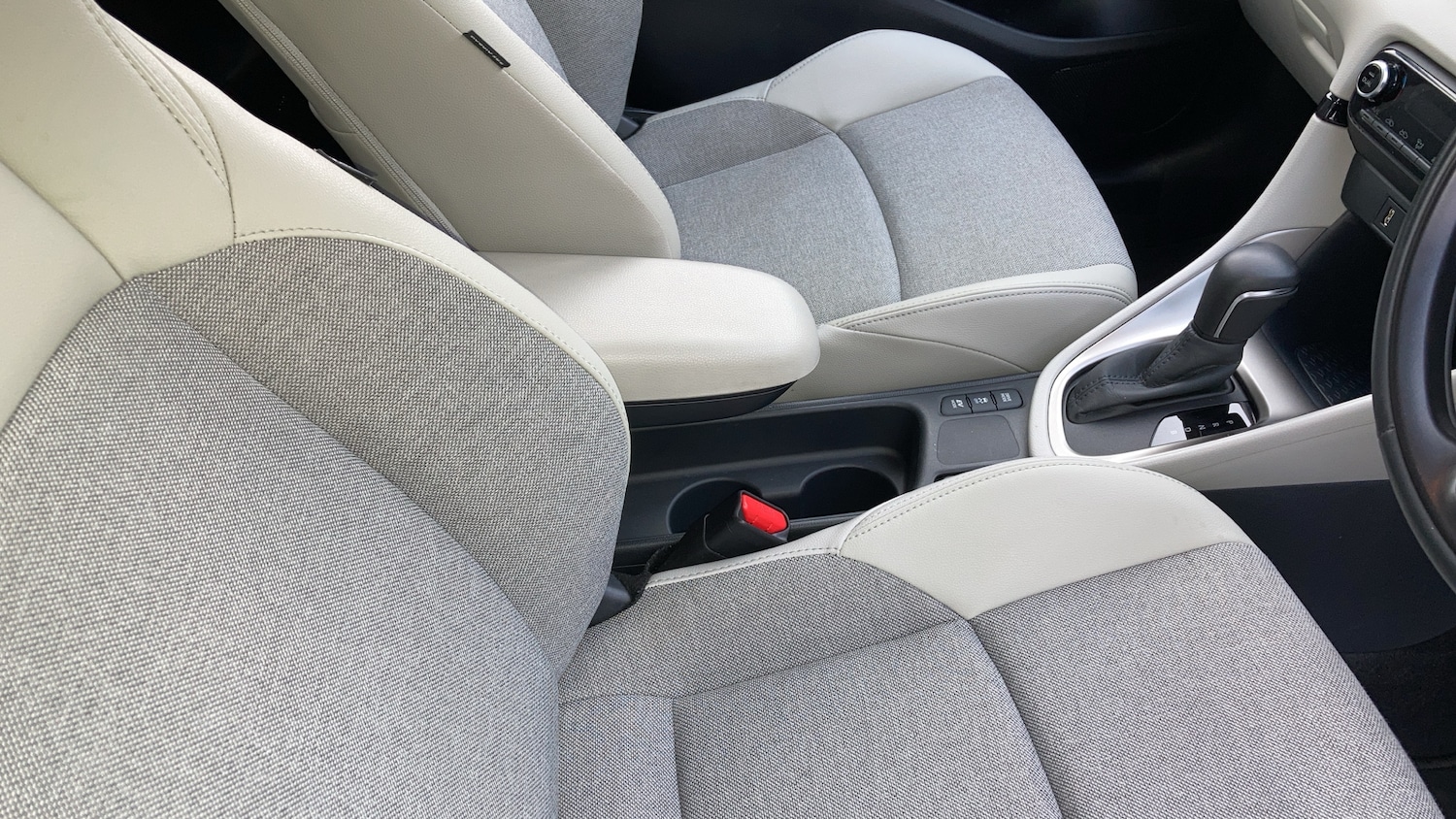 Used Toyota Yaris 2022 for sale - 77282921: Photo 15