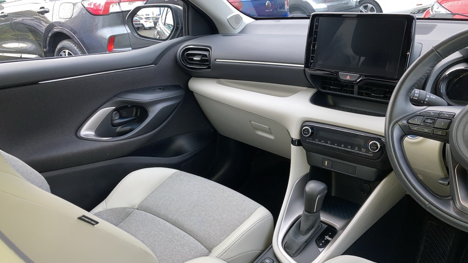 Used Toyota Yaris 2022 for sale - 77282921: Photo 18