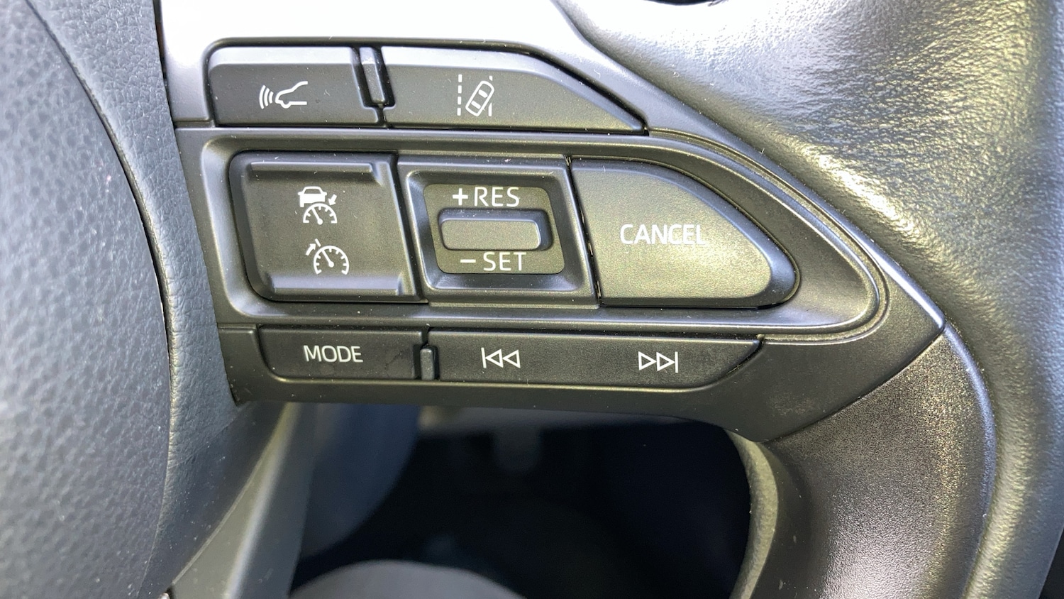 Used Toyota Yaris 2022 for sale - 77282921: Photo 21