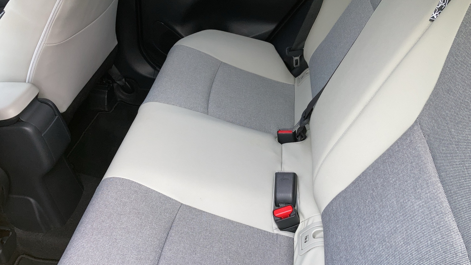 Used Toyota Yaris 2022 for sale - 77282921: Photo 24