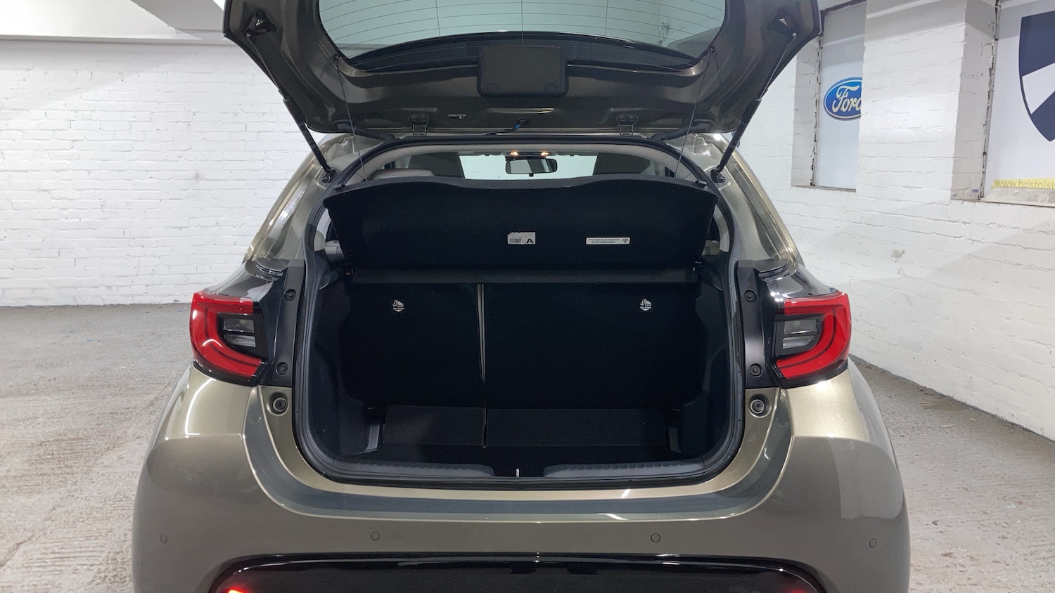 Used Toyota Yaris 2022 for sale - 77282921: Photo 27