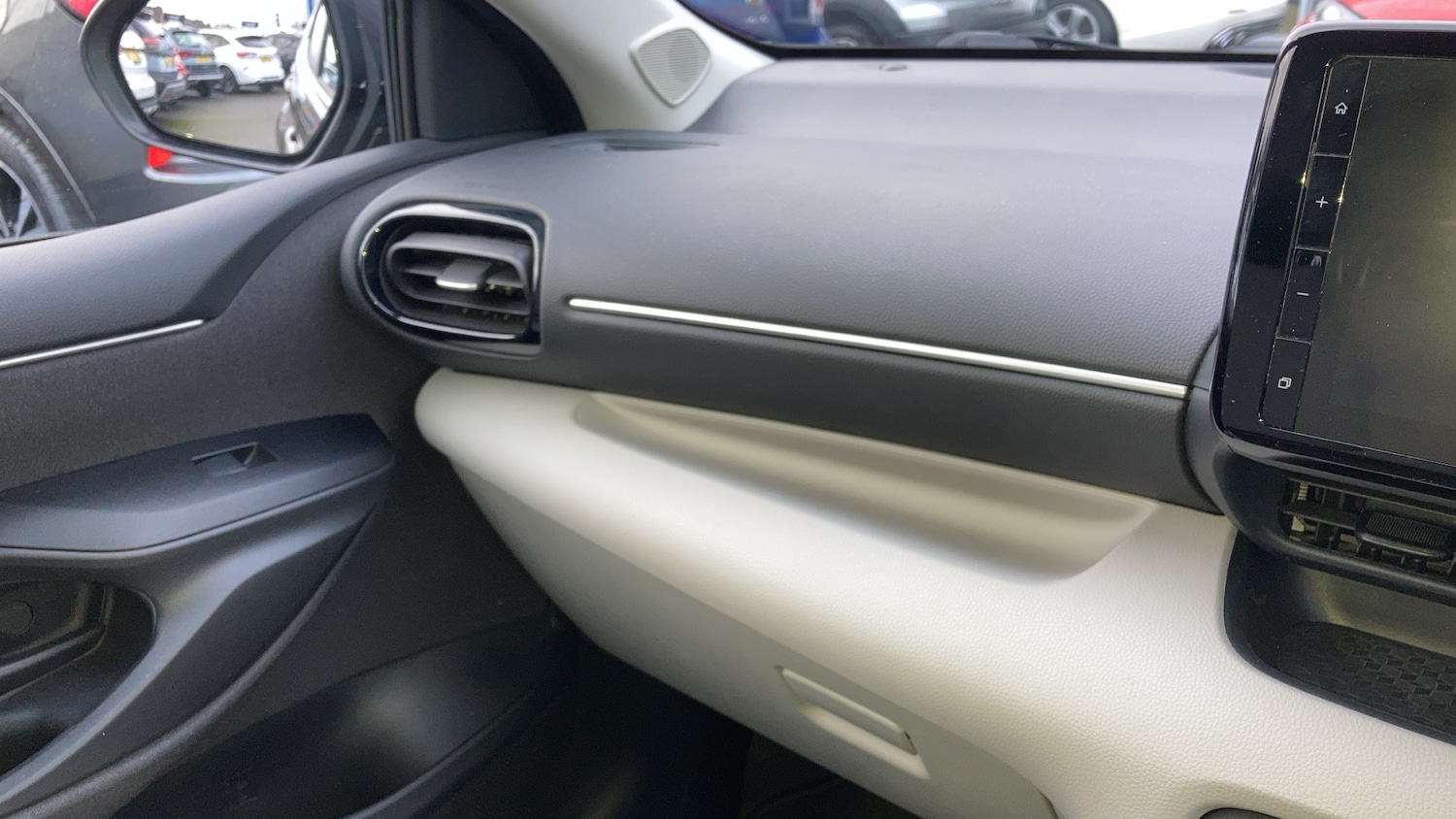 Used Toyota Yaris 2022 for sale - 77282921: Photo 6