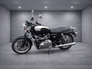 Used Triumph BONNEVILLE 865 2013 for sale - bike-78286248: Photo