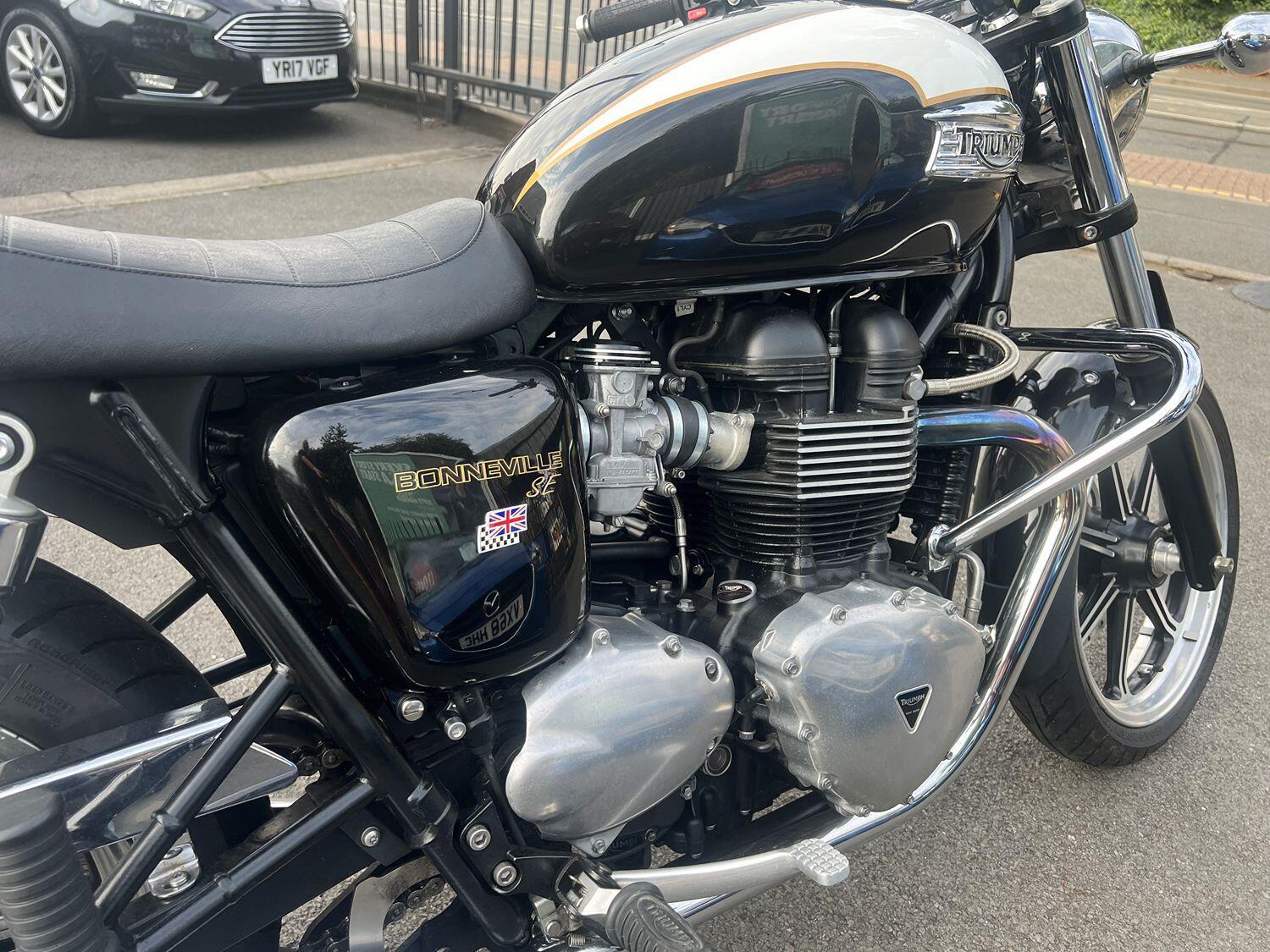 Used Triumph BONNEVILLE 865 2013 for sale - 78286248: Photo 2