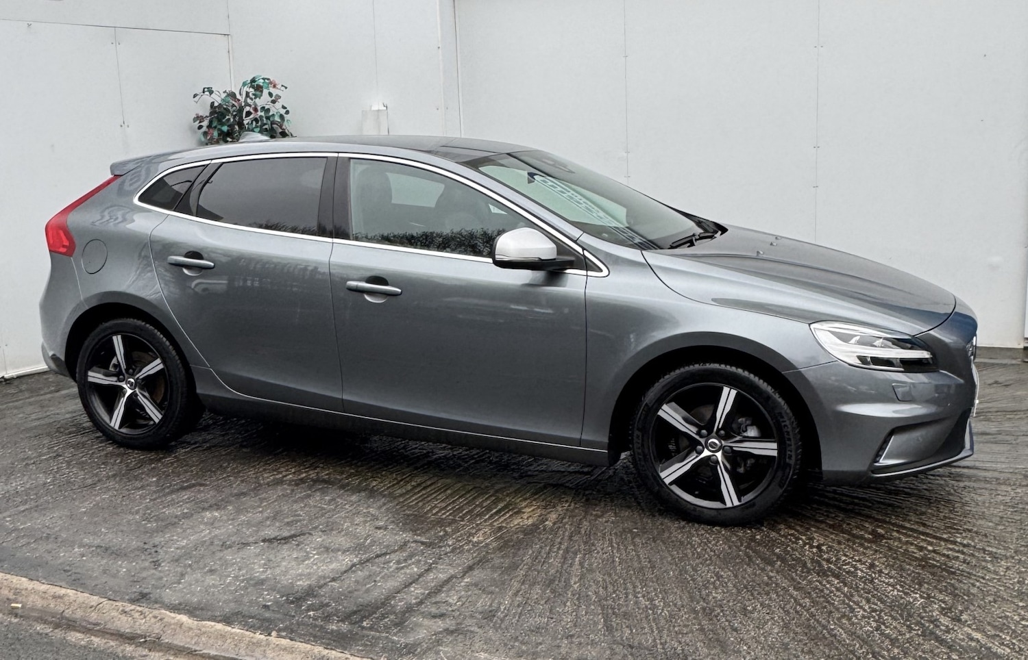 Used Volvo V40 2019 for sale - 77289060: Photo 10
