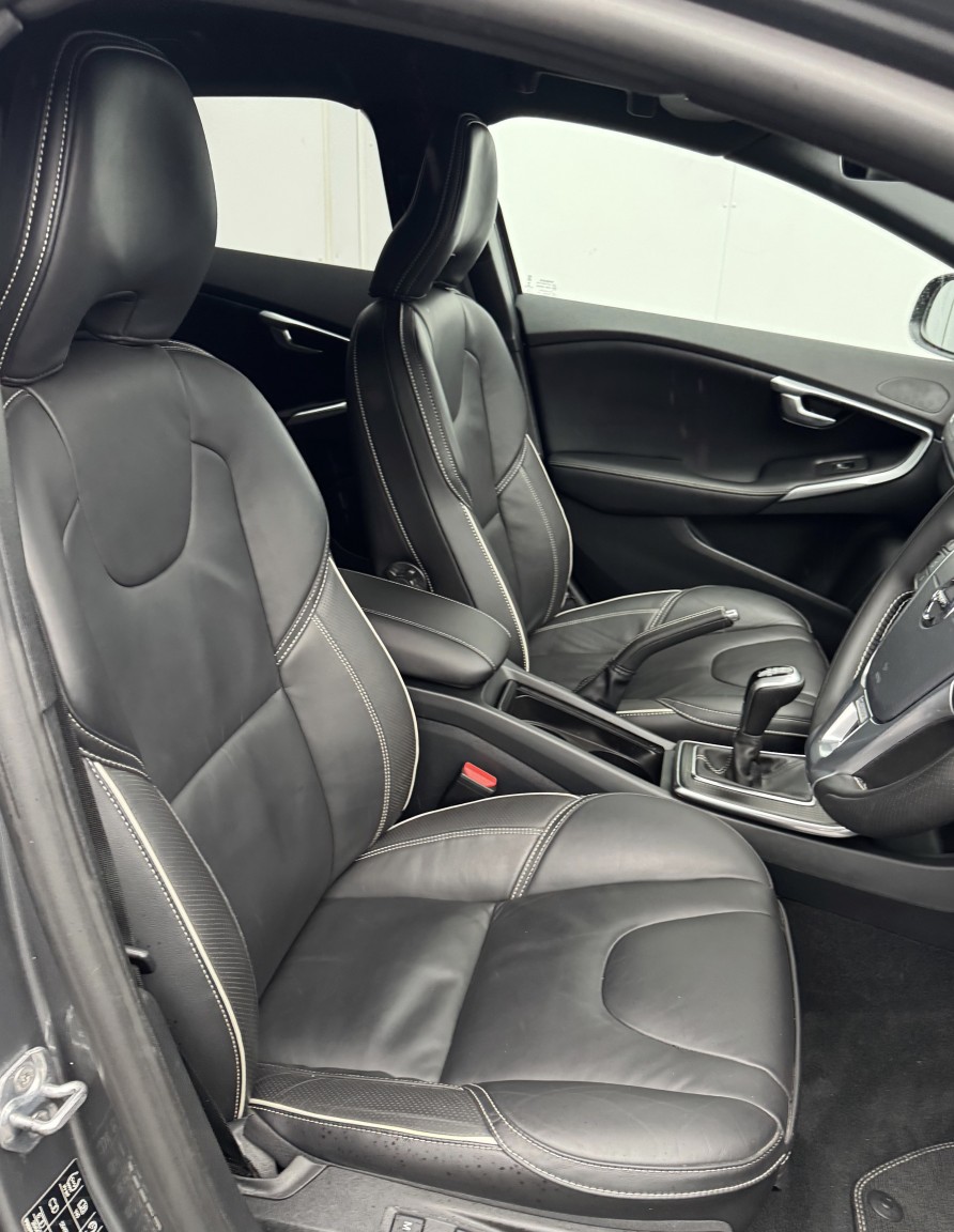 Used Volvo V40 2019 for sale - 77289060: Photo 15