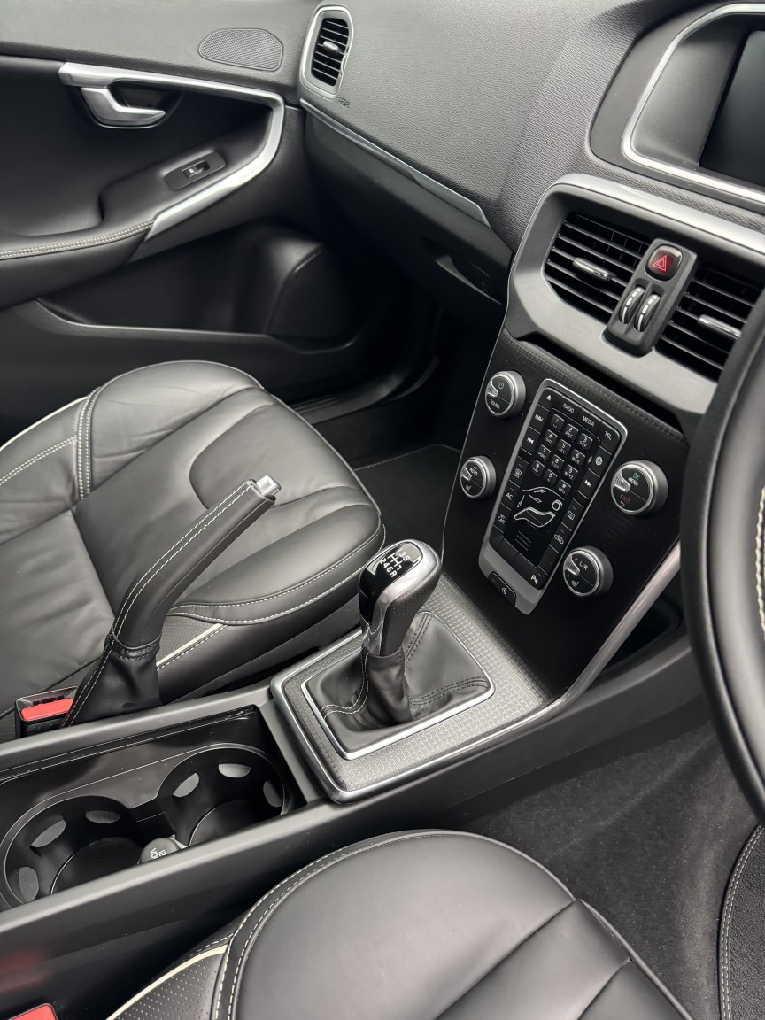 Used Volvo V40 2019 for sale - 77289060: Photo 16