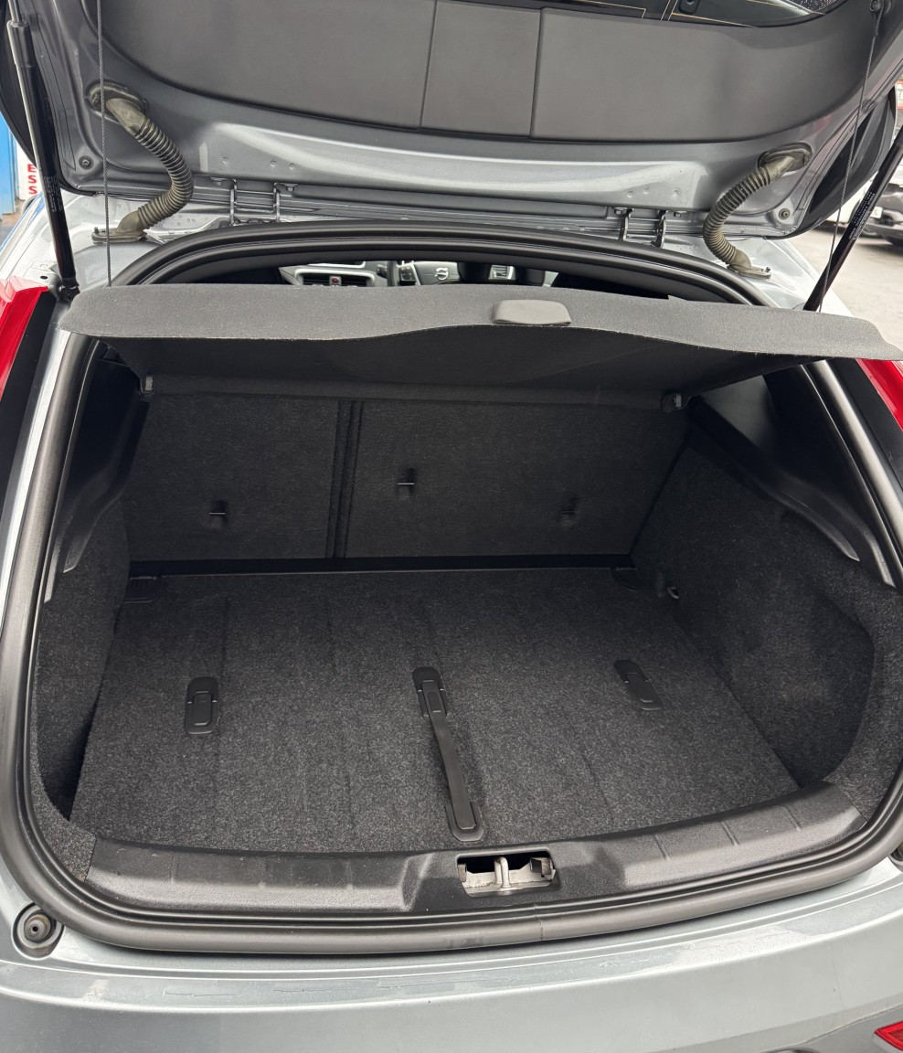 Used Volvo V40 2019 for sale - 77289060: Photo 17