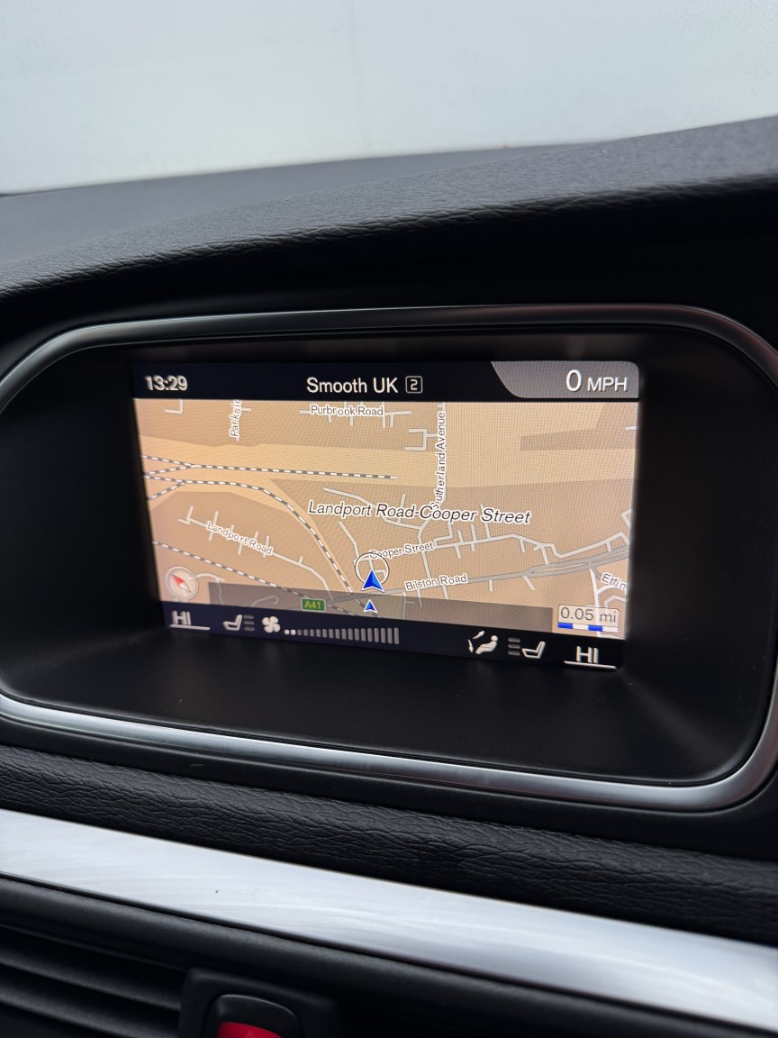 Used Volvo V40 2019 for sale - 77289060: Photo 2